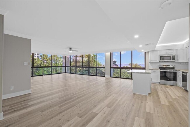 Building Photo - 3301 Bayshore Blvd
