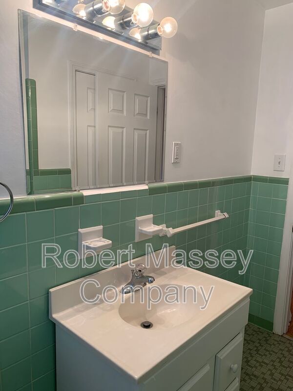 Building Photo - 2904 Abigail Dr