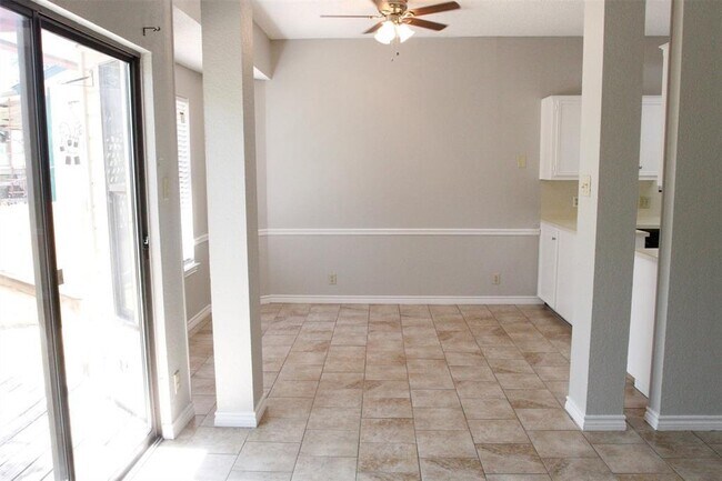 Building Photo - 2207 Lancaster Gate Cove