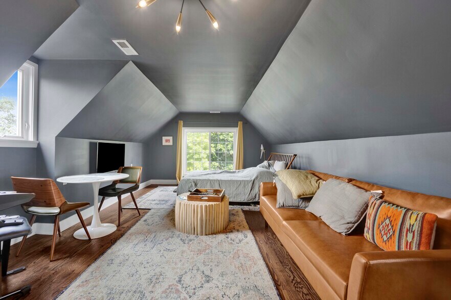 Building Photo - 1625 W Hollywood Ave