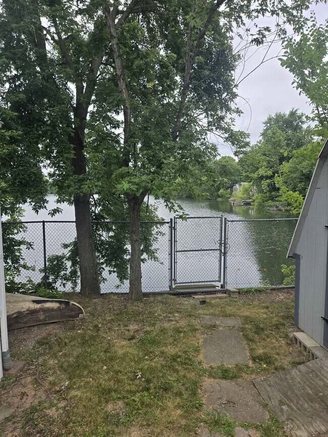 Building Photo - OWNER WILL FINANCE!