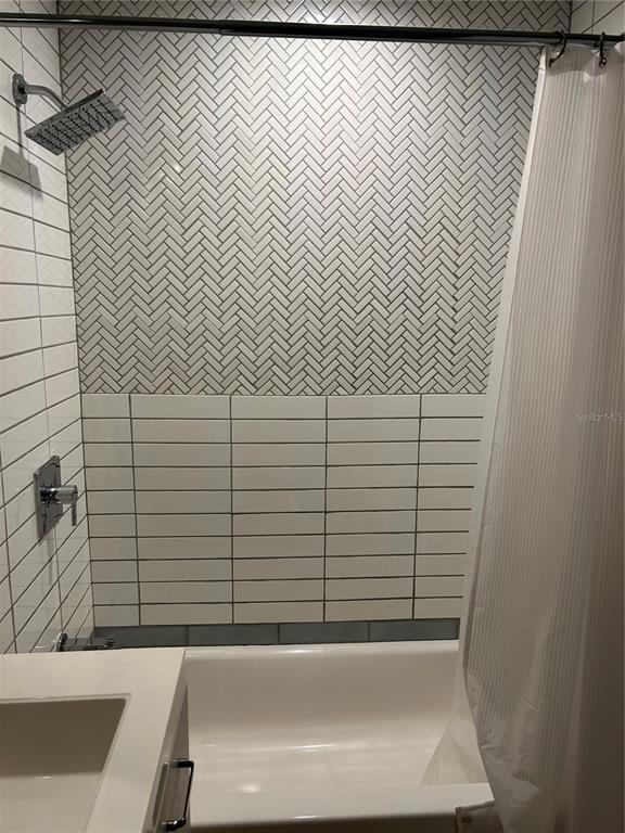 Building Photo - 2108 W Powhatan Ave