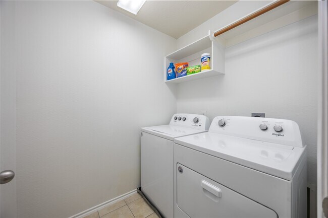 Building Photo - 2947 Hackamore Hollow Ln