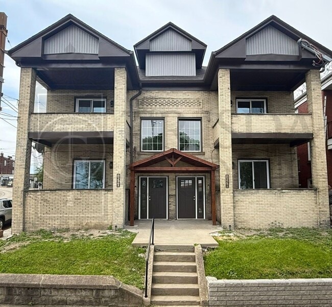 Building Photo - 1538 Fallowfield Ave