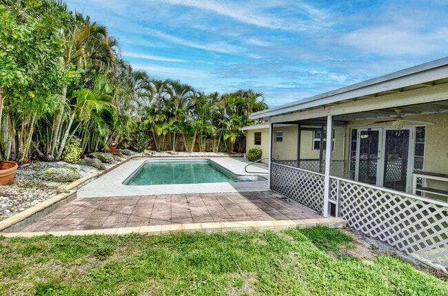 Building Photo - 4163 NW 2nd Ct