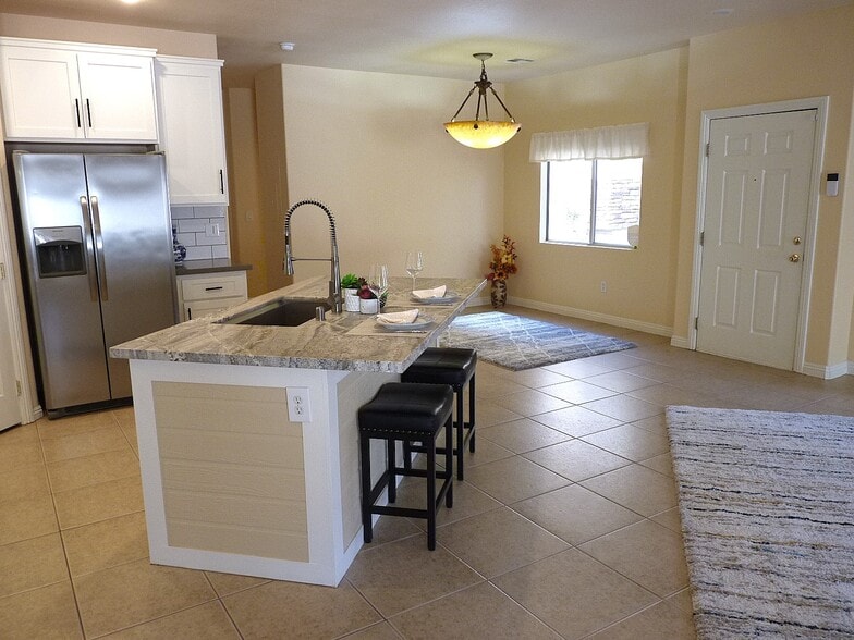 Building Photo - 81 Dow Jones St