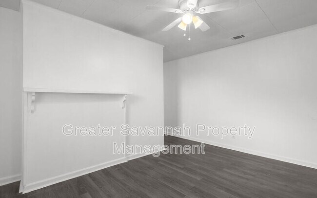 Building Photo - 612 W 42nd St