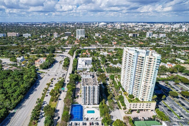 Building Photo - 2501 Brickell Ave