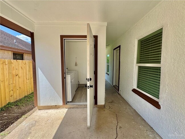 Building Photo - 3429 Katrina Ave