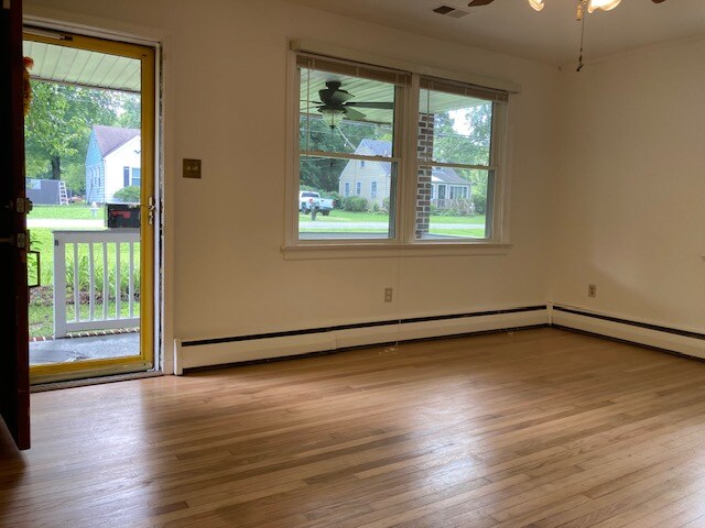 Building Photo - 316 N Ivy Ave