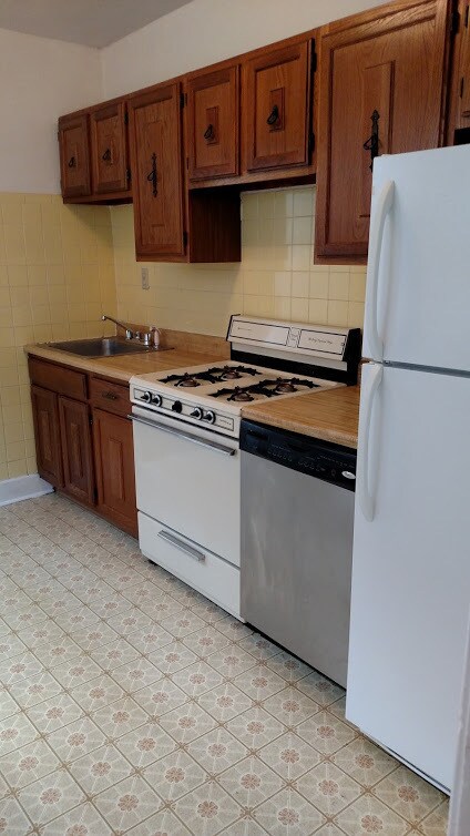 Building Photo - Great 1st Floor Duplex in Shadyside!