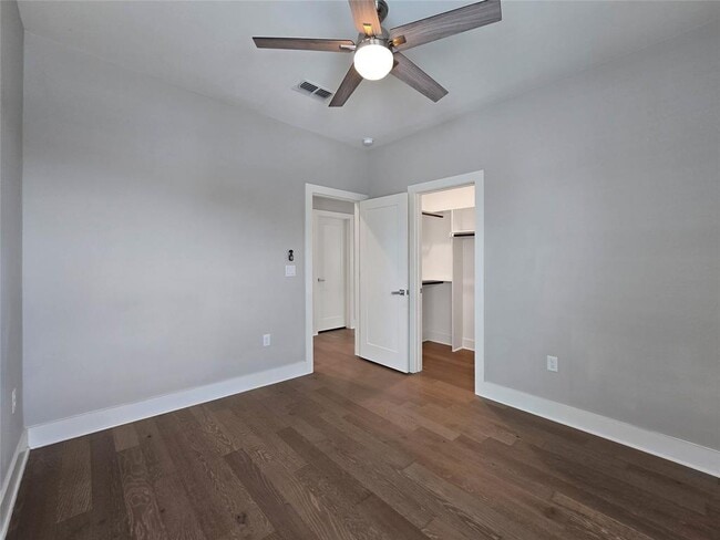 Building Photo - 8518 Fathom Cir