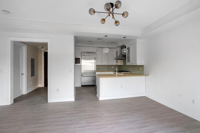 Building Photo - 34 Cambridge Wy