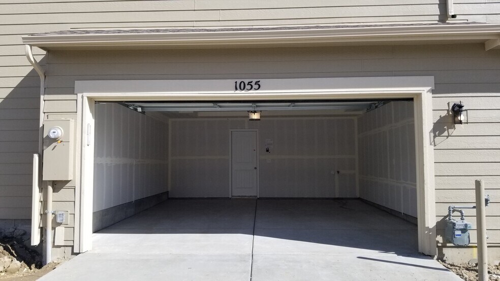 Building Photo - 1055 Petra Heights