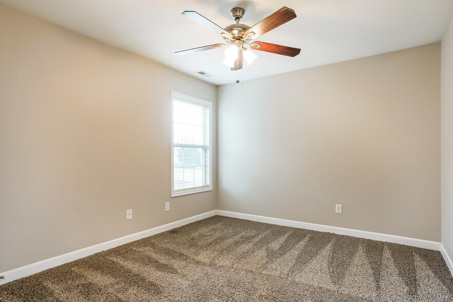 Building Photo - 408 McCarthy Dr