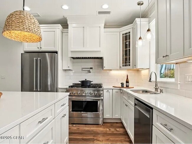 Building Photo - 3555 Sanctuary Dr