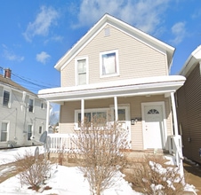 Building Photo - Upstairs 1BR West Side