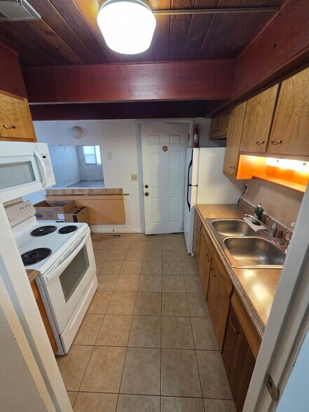 Building Photo - 27 9th St