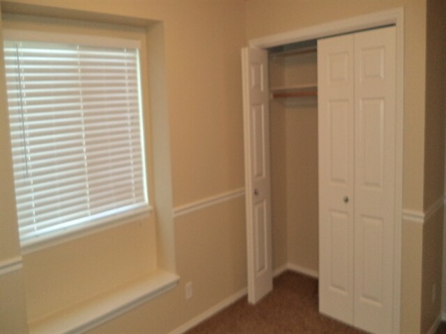 Building Photo - 1439 W Crenshaw St