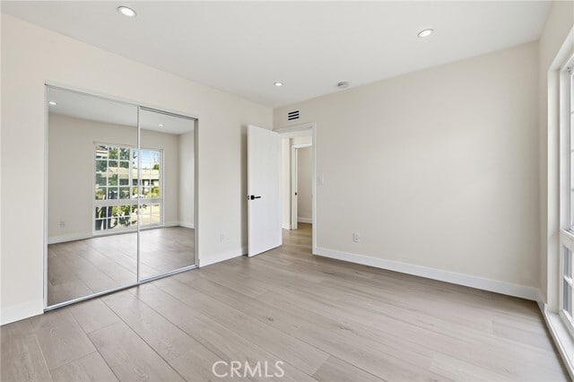 Building Photo - 9233 Swinton Ave