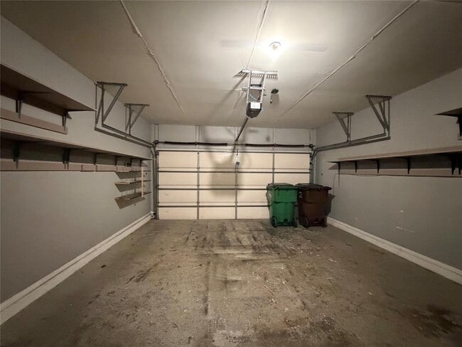 Building Photo - 1721 E Mesa Park Dr