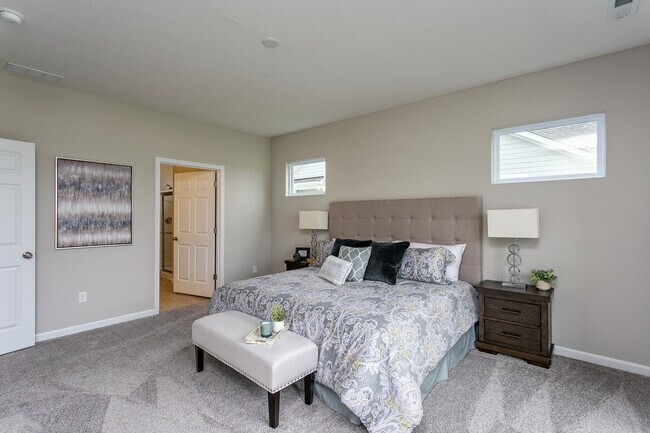 Building Photo - 605 Bellasera Dr