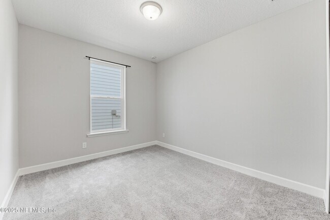 Building Photo - 135 Aspendale Rd