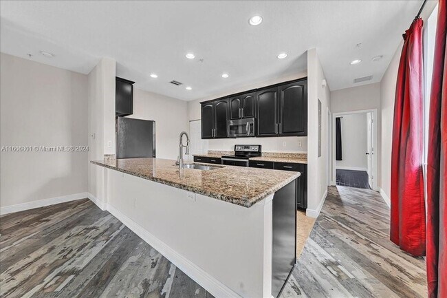 Building Photo - 995 SW 147th Ave
