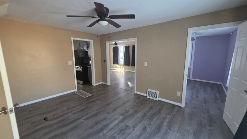 Building Photo - 270 W Glendale St