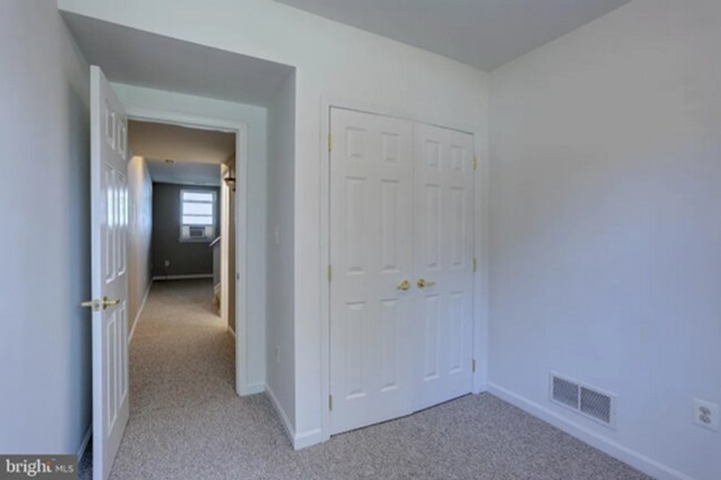 Building Photo - Stunning Waterfront 3bd/2.5ba in Glen Burnie with Deep-water Boat Dock, CAC, Renovated and more!