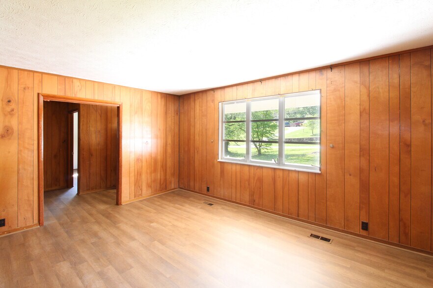 Building Photo - 1940 Harris Rd