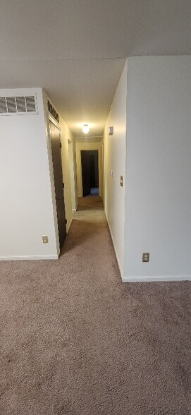 Building Photo - 4761 Foxdale Dr