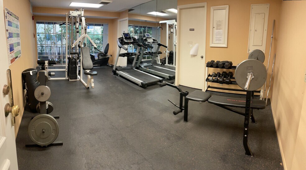 Recreation Room - 1375 Kelton Ave