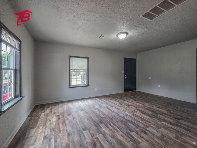 Building Photo - 1153 Windemere Ave