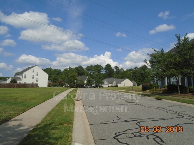 Building Photo - 4955 Sunburst Ln
