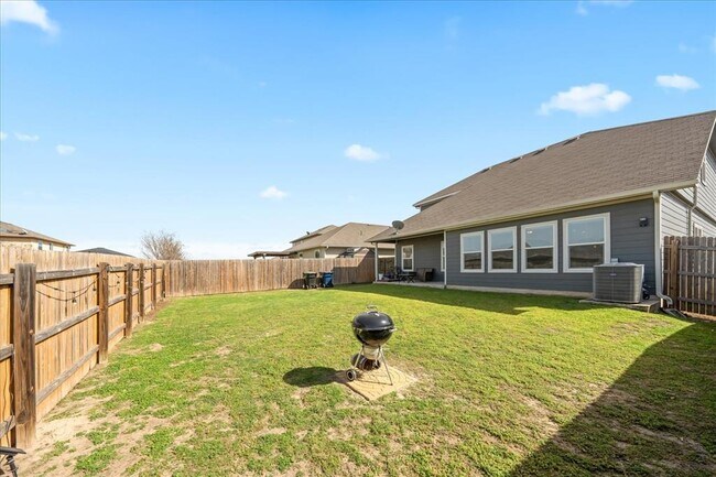 Building Photo - 122 Denton Dr