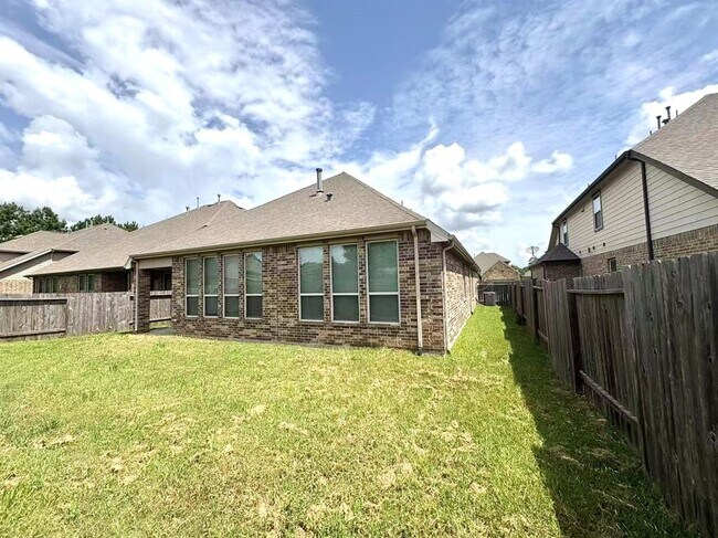 Building Photo - 21346 Huron Bend Dr