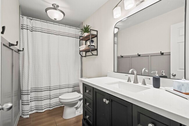 Building Photo - 3207 N 69th Pl