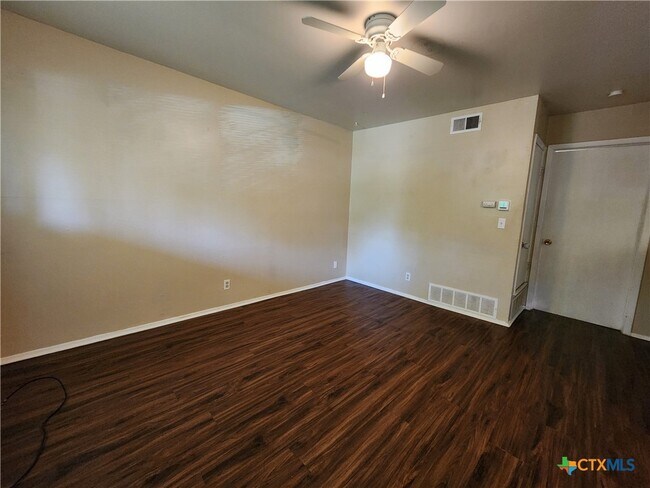 Building Photo - 167 Richter Ln