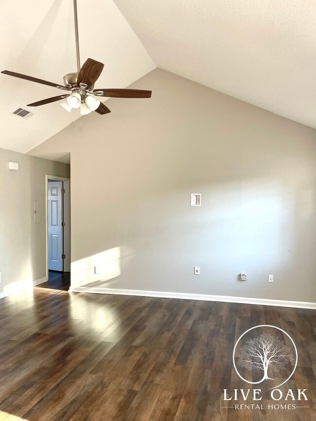 Building Photo - 619 Sabreena Cir