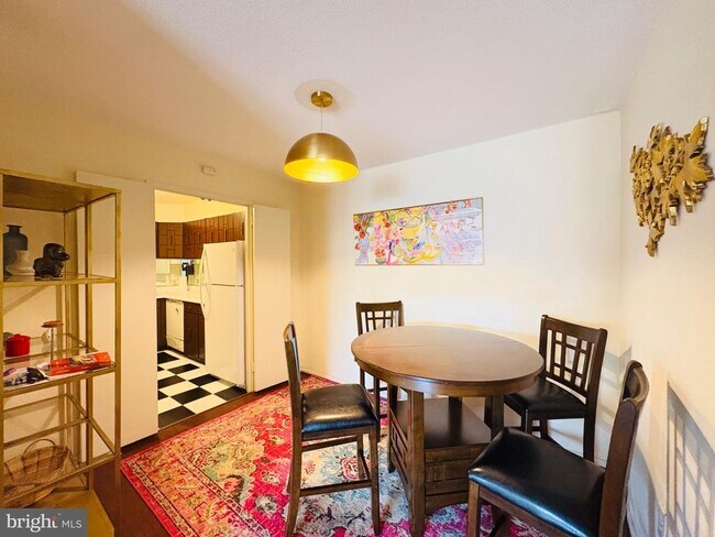 Building Photo - 700 7th St SW