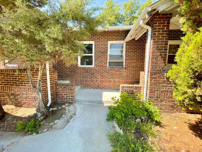 Building Photo - 3853 Julian St