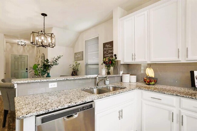 Building Photo - 205 La Dera Dr