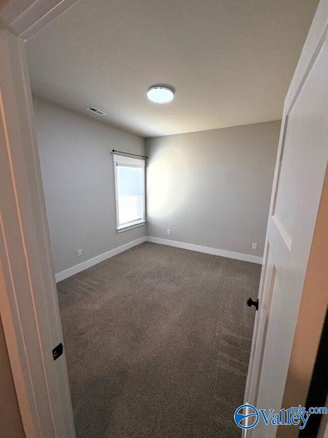 Building Photo - 106 Harvester Dr