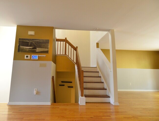 Building Photo - 12 Boulevard Dr