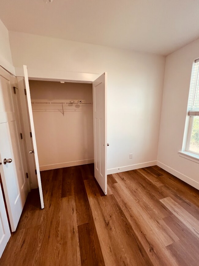 Building Photo - Your Vineyard Home – 3?Bed, 2?Bath Condo