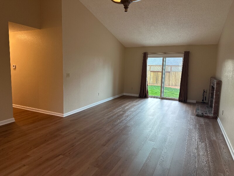 Building Photo - 4533 Hillview Ct