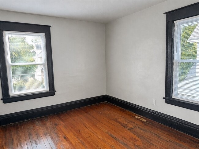 Building Photo - 52 Winterroth St