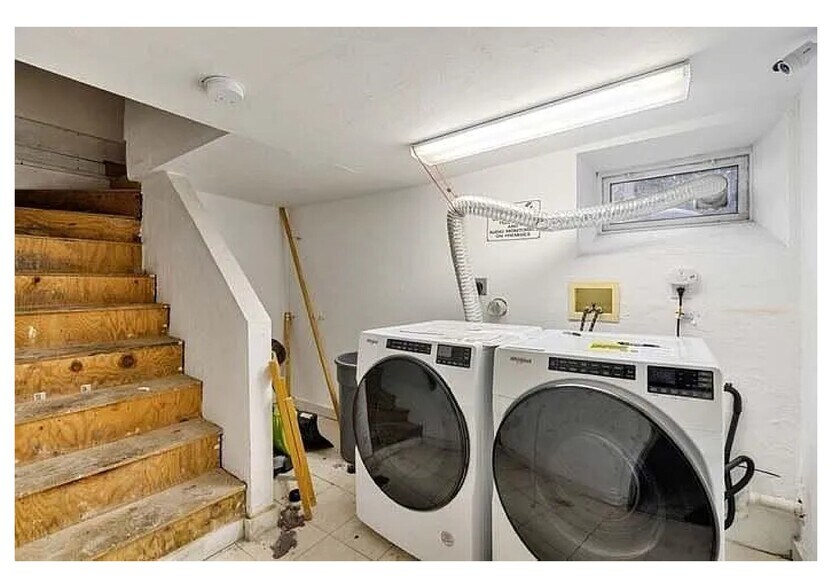 Coin Laundry - 23 Beale St