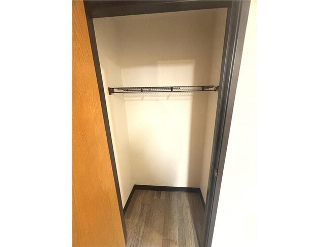 Building Photo - 720 Melody Ln